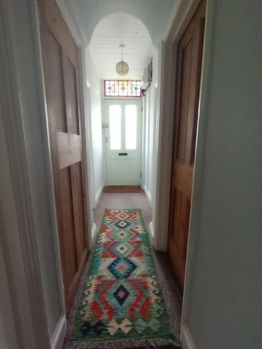 3 Bed Ground Floor Flat Apartamento *